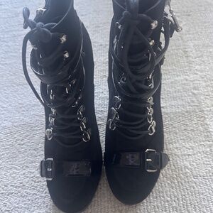Balenciaga botties by Nicolas Ghesquire black size 40